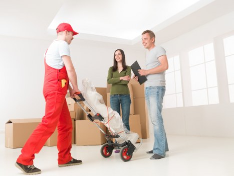 Residential move support with a removal van in Stockwell flats and houses